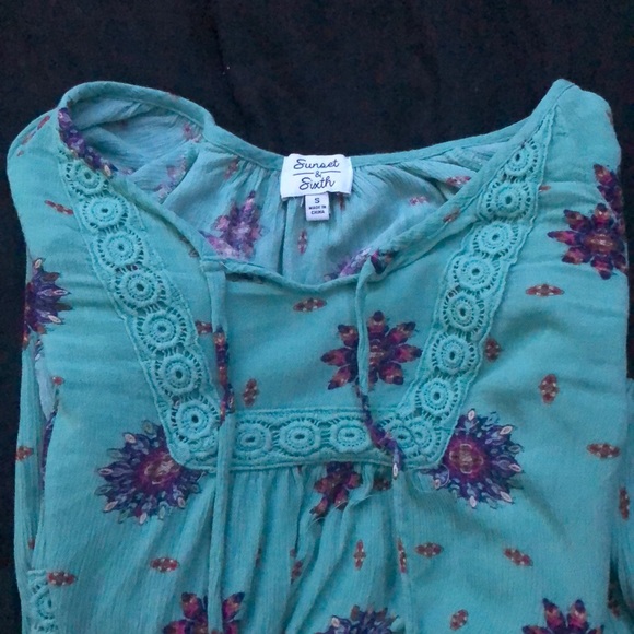 Long sleeve Blouse (JC Penny’s) - Picture 4 of 6